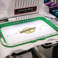 MaggieFrame マグネット刺繍枠 7.7″×12.5″（195×315 mm）｜Brother VR