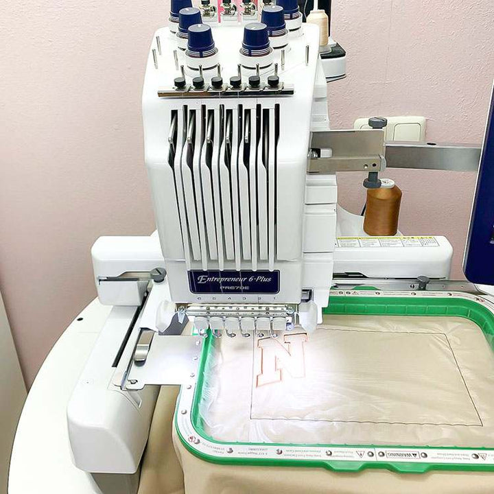 MaggieFrame マグネット刺繍枠 7.7″×12.5″（195×315 mm）｜Brother VR